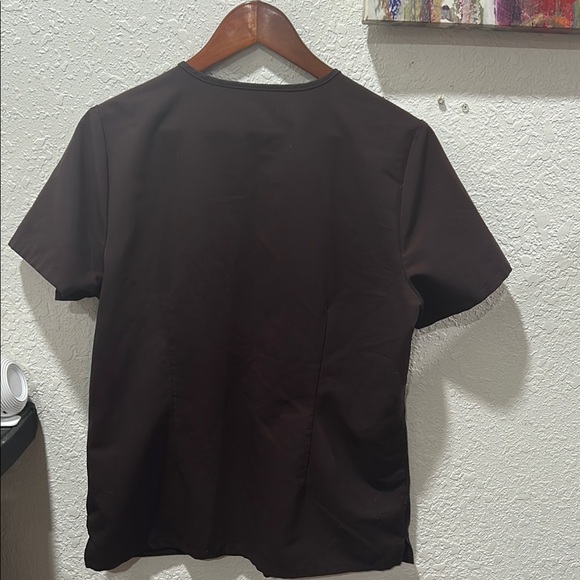 Figs SCRUB top technical collection women’s brown V-Neck Scrub Top size M GUC - Picture 6 of 7